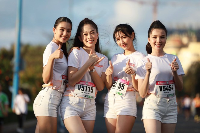 Hoa hậu Tiểu Vy và dàn người đẹp rạng rỡ trên đường chạy Tiền Phong Marathon - ảnh 6