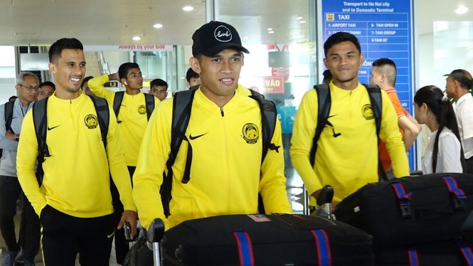 Đội tuyển Malaysia 'đổ bộ' Hà Nội, sẵn sàng đấu Việt Nam - ảnh 2