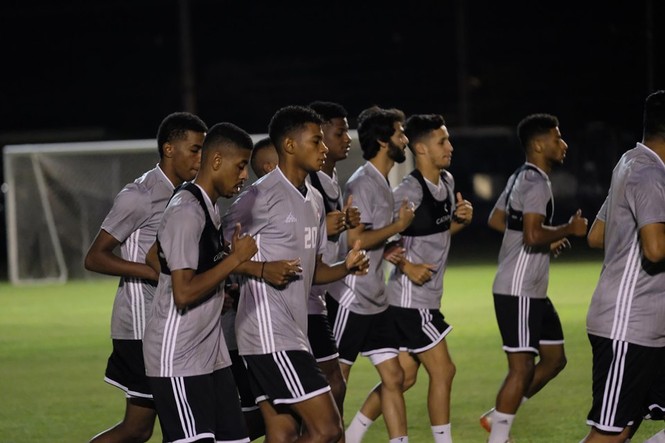 Mục kích UAE luyện binh trước trận đấu với U23 Việt Nam - ảnh 1
