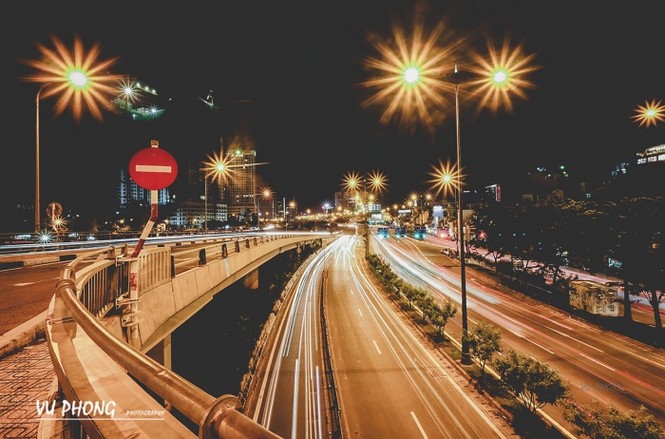 Sài Gòn về đêm qua góc nhìn của nhiếp ảnh 'tay ngang' Vũ Phong - ảnh 7