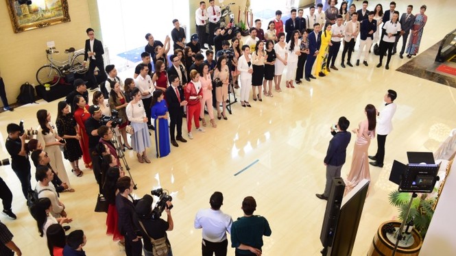 Loạt người đẹp, hoa khôi 'đổ bộ' show thực tế về nghề MC - ảnh 1
