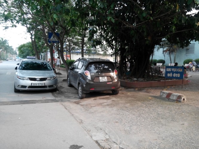 Lộn xộn bãi đỗ xe tại các khu chung cư - ảnh 3