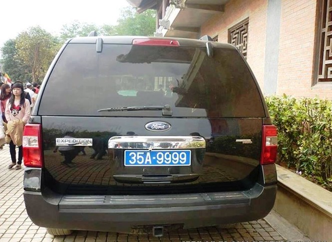 Ninh Bình xôn xao xe biển xanh trùng tứ quý 9 - ảnh 2