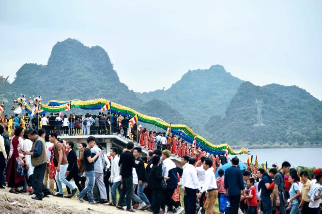 Phó Thủ tướng Trương Hoà Bình đánh trống khai hội chùa Tam Chúc - ảnh 3
