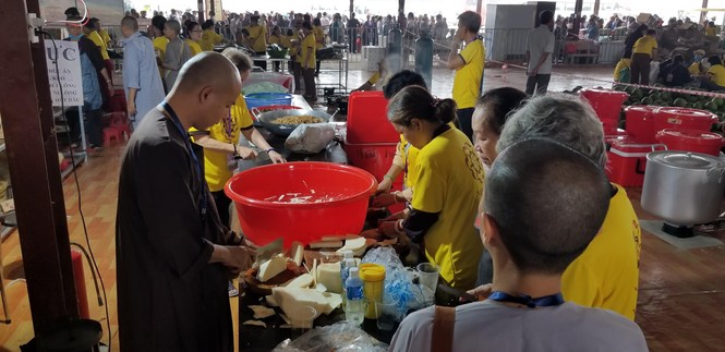 Hàng nghìn phật tử, tình nguyện viên phục vụ Đại lễ Vesak 2019 - ảnh 4