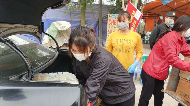 Cận cảnh cuộc sống người dân ở vùng cách ly Sơn Lôi - ảnh 2