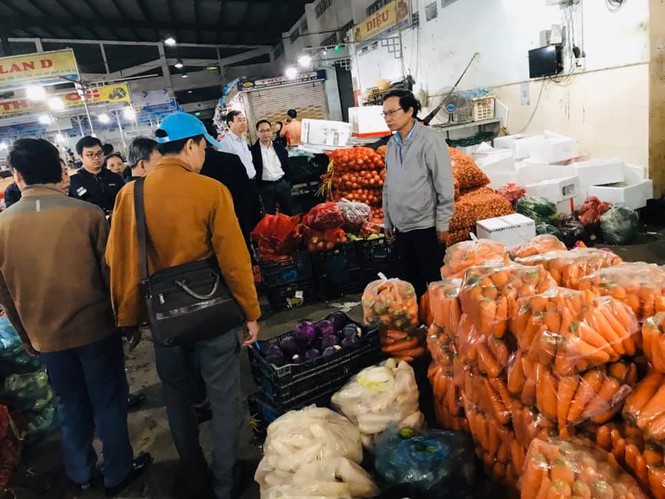 Đà Nẵng: Lãnh đạo thành phố xuyên đêm kiểm tra đột xuất ATTP cận Tết - ảnh 1