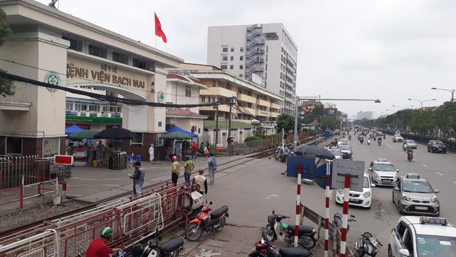 Bắc Giang hỏa tốc rà soát bệnh nhân và người từng đến Bệnh viện Bạch Mai - ảnh 1