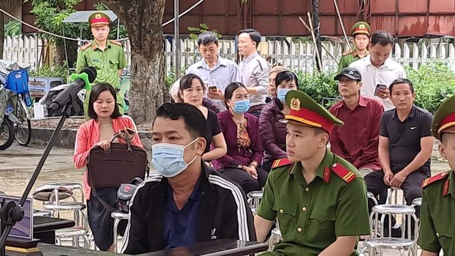 Giám đốc chĩa súng dọa giết tài xế tại Bắc Ninh lĩnh 18 tháng tù - ảnh 1