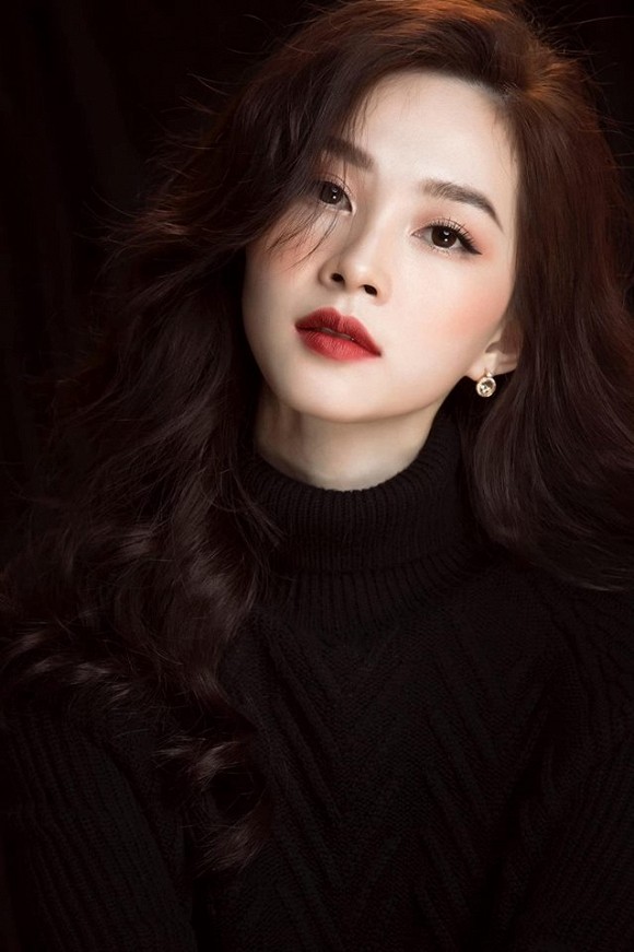 Những “thần tiên tỷ tỷ” hàng thật, giá thật của showbiz Việt: tài sắc vẹn 10 - ảnh 10