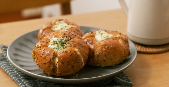 Công thức tự làm bánh mì bơ tỏi phô mai hót xình xịch tại nhà - ảnh 2