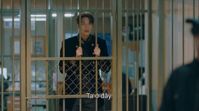 Thả thính tới tấp nhưng Lee Min Ho vẫn bị