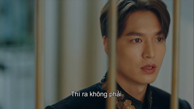 Thả thính tới tấp nhưng Lee Min Ho vẫn bị