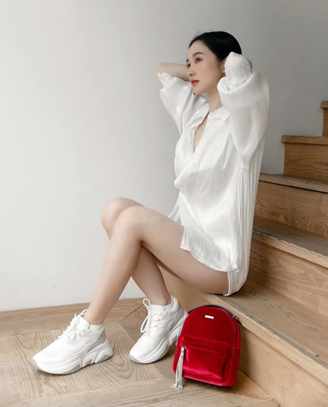 Sống ảo mùa dịch: Học sao Việt cách “sống ảo” để ở nhà mà vẫn có hình đẹp lung linh - ảnh 10