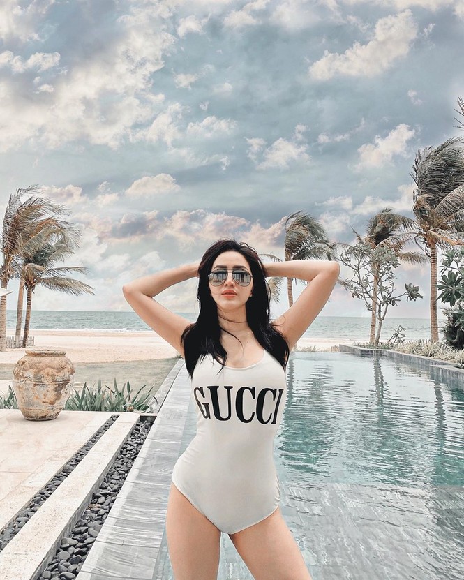 Thời trang sao Việt tuần qua: Thời tiết bắt đầu nắng nóng, đồ bơi và áo hai dây lên ngôi! - ảnh 4