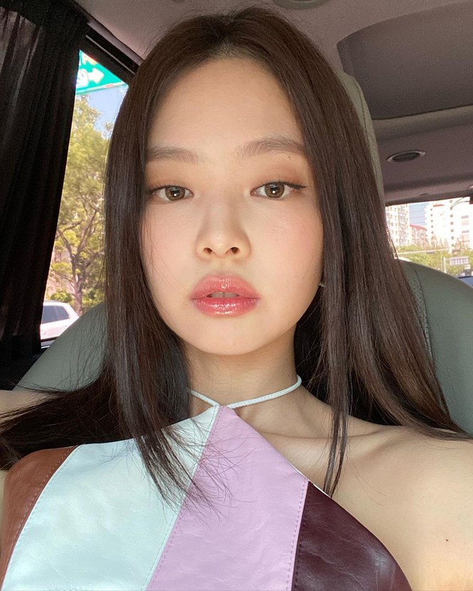 Bí kíp chọn son bóng để xinh như hoa với các cô nàng BLACKPINK - ảnh 2