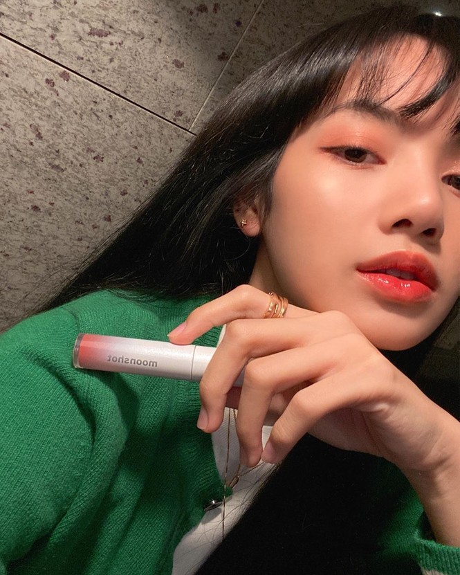Bí kíp chọn son bóng để xinh như hoa với các cô nàng BLACKPINK - ảnh 3
