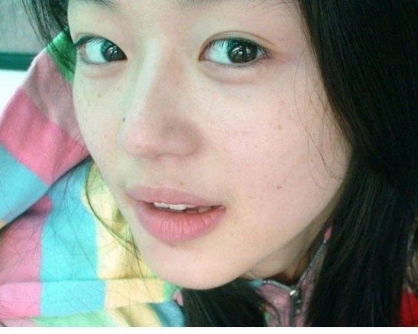 Nhan sắc của những sao Hàn này đúng là đỉnh cao, xinh bất chấp dù chụp cam thường mặt mộc - ảnh 1