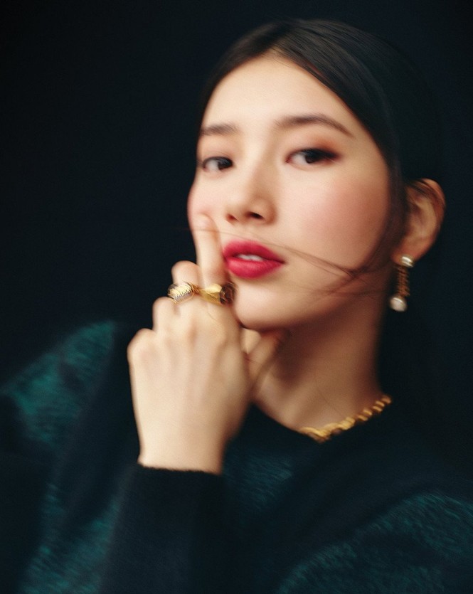 Suzy xinh đẹp sang trọng