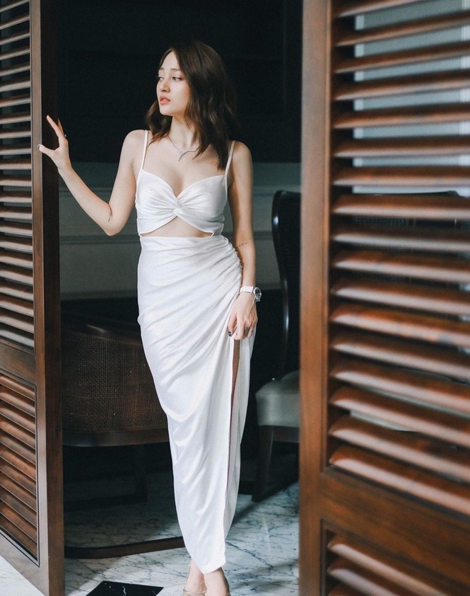 Sắc trắng đổ bộ thời trang sao Việt tuần qua: Các kiểu crop-top tiếp tục lên ngôi - ảnh 8