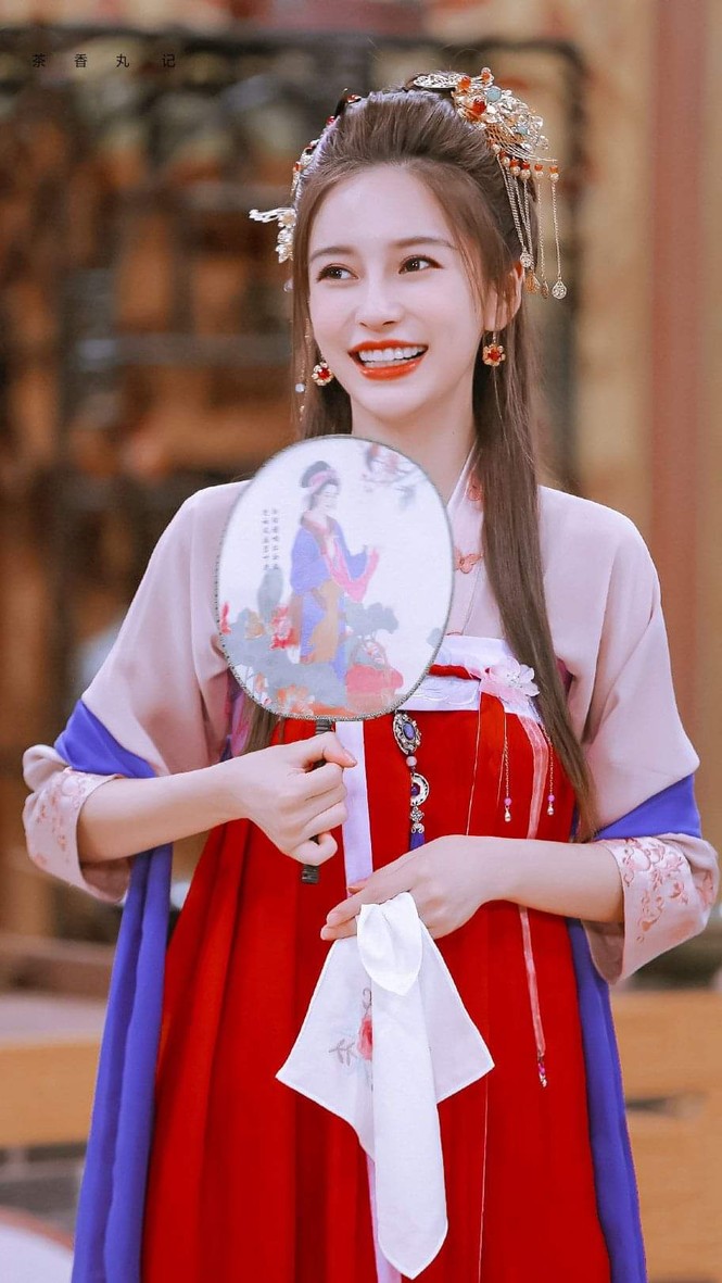 Tạo hình cổ trang của Angela Baby trong show Xảo Thủ Thần Thám xinh như một