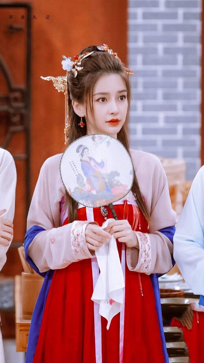 Tạo hình cổ trang của Angela Baby trong show Xảo Thủ Thần Thám xinh như một