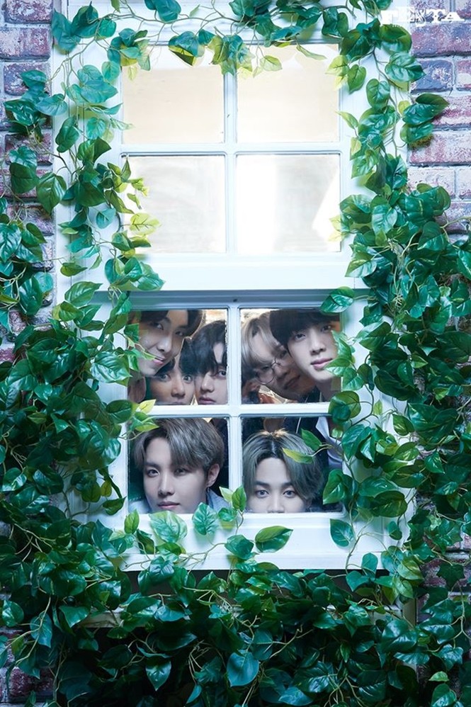 BTS tung bộ ảnh “gia đình” cực nhí nhố nhân sự kiện FESTA 2020 của nhóm - ảnh 9