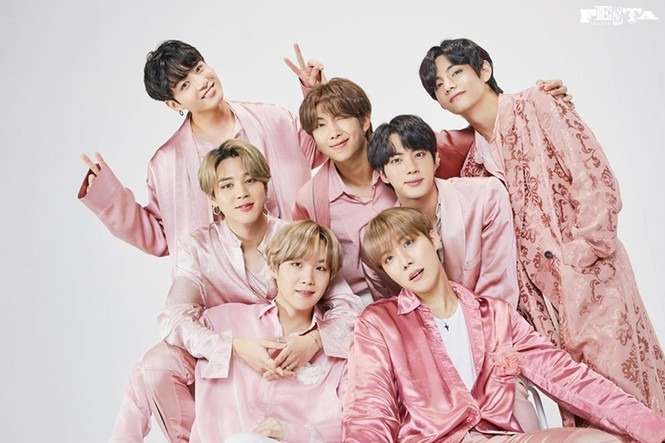 BTS tung bộ ảnh “gia đình” cực nhí nhố nhân sự kiện FESTA 2020 của nhóm - ảnh 2