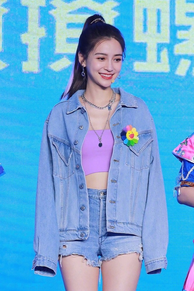 “Gái một con” Angela Baby xuất hiện như thiếu nữ đôi mươi trên show thực tế - ảnh 2