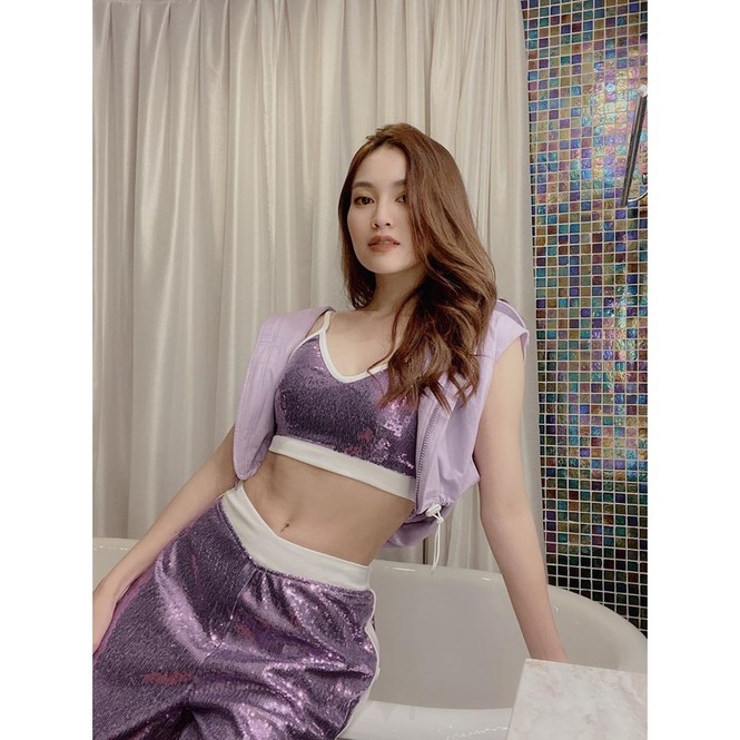 Cách mix trang phục tone-sur-tone “phá đảo thế giới ảo” làng thời trang Việt tuần qua - ảnh 3
