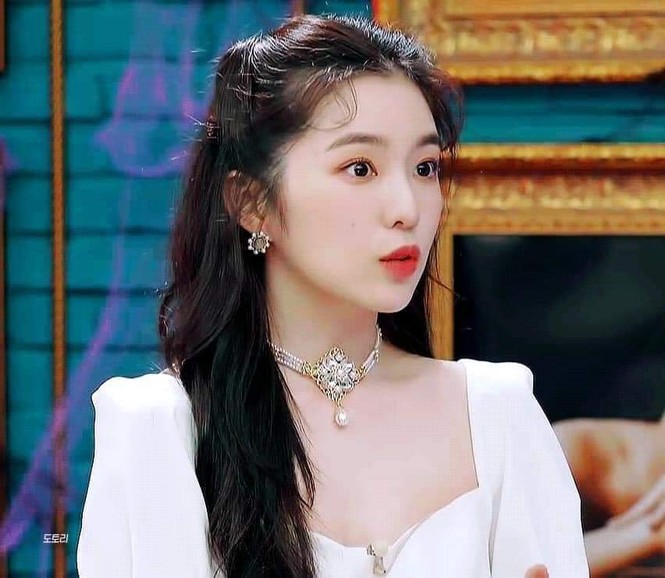 Tạo hình của Irene (Red Velvet) trong buổi live mới nhất giống hệt IU trong Hotel Del Luna - ảnh 4