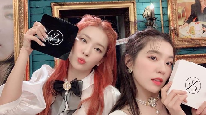 Tạo hình của Irene (Red Velvet) trong buổi live mới nhất giống hệt IU trong Hotel Del Luna - ảnh 1