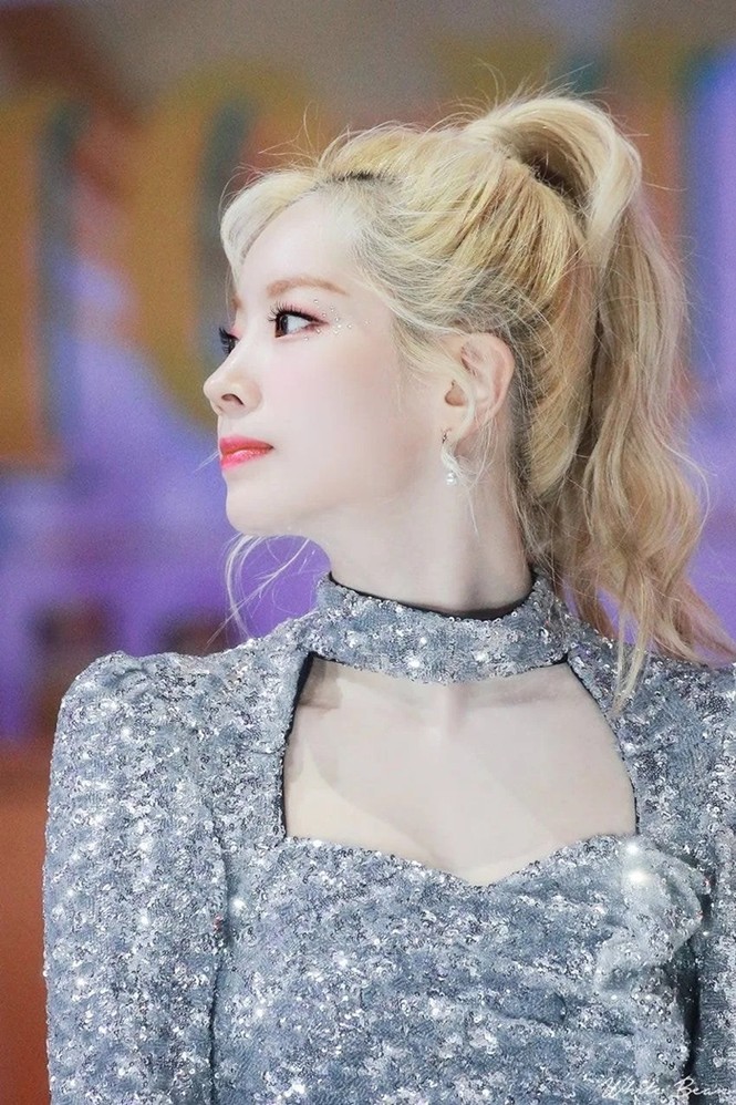 Màn “đụng hàng” váy lấp lánh của Jeon Somi và Dahyun (TWICE), ai được khen nhiều hơn? - ảnh 6