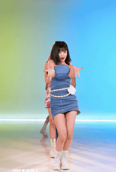 Stylist của (G)I-DLE bị chỉ trích dữ dội vì để các idol mặc trang phục hở nội y quá nhiều - ảnh 3