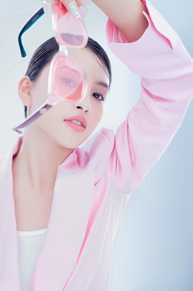Hoa hậu Tiểu Vy đón tuổi mới bằng bộ ảnh trong veo, khoe visual xinh như idol Hàn - ảnh 7