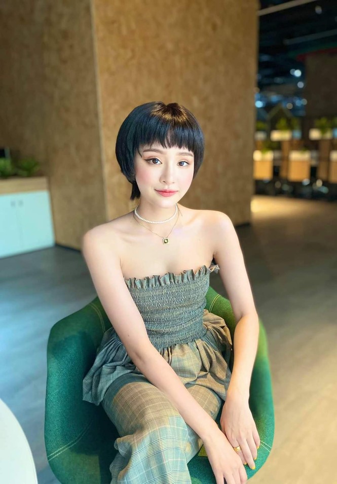 3 mẫu áo khiến các sao Việt