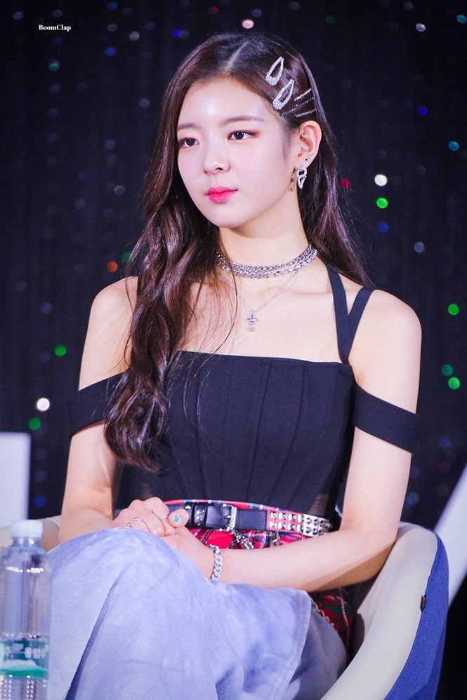 Điểm danh 4 nữ idol xinh đẹp sinh ra đã là