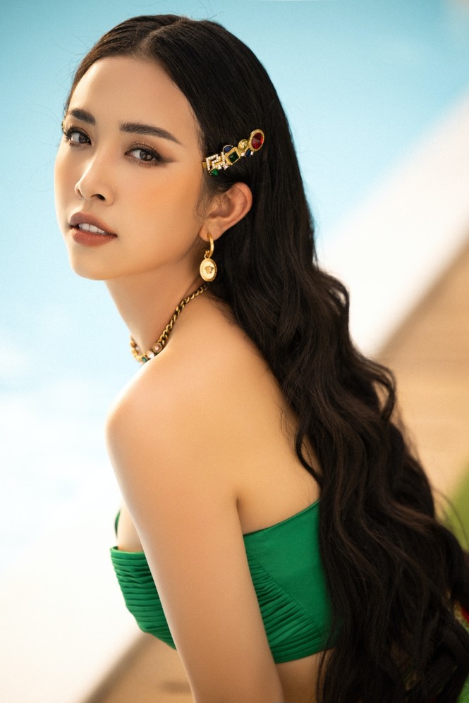 Cận cảnh nhan sắc quyến rũ của Hoa Hậu Tiểu Vy và hai Á hậu ngày cuối đương nhiệm - ảnh 5