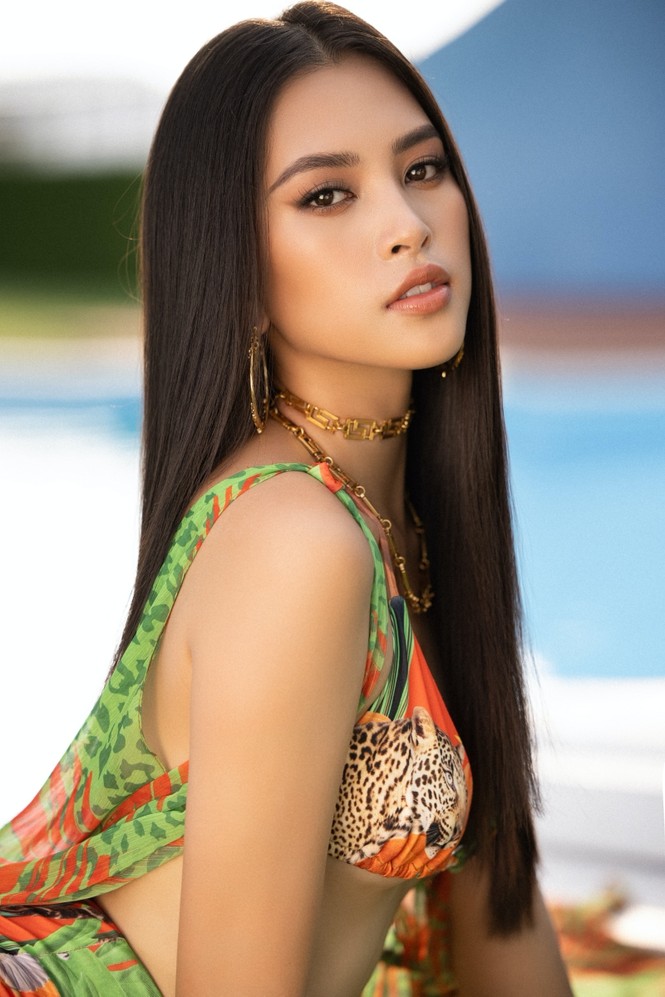 Cận cảnh nhan sắc quyến rũ của Hoa Hậu Tiểu Vy và hai Á hậu ngày cuối đương nhiệm - ảnh 1