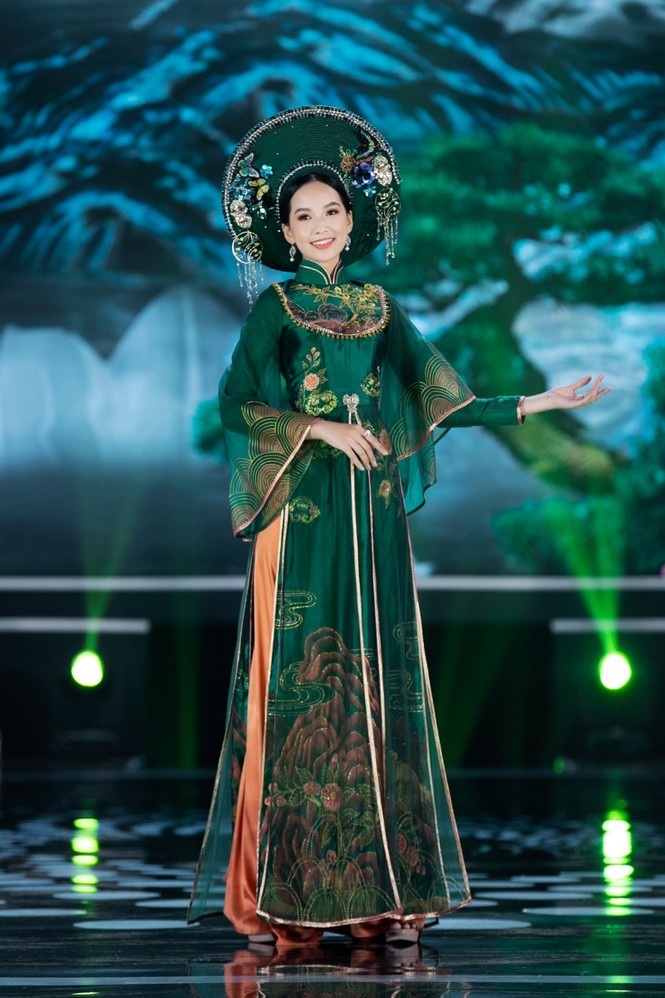Hoa hậu Mỹ Linh ăn chay để hóa thân làm Thánh Mẫu trong màn trình diễn áo dài - ảnh 11