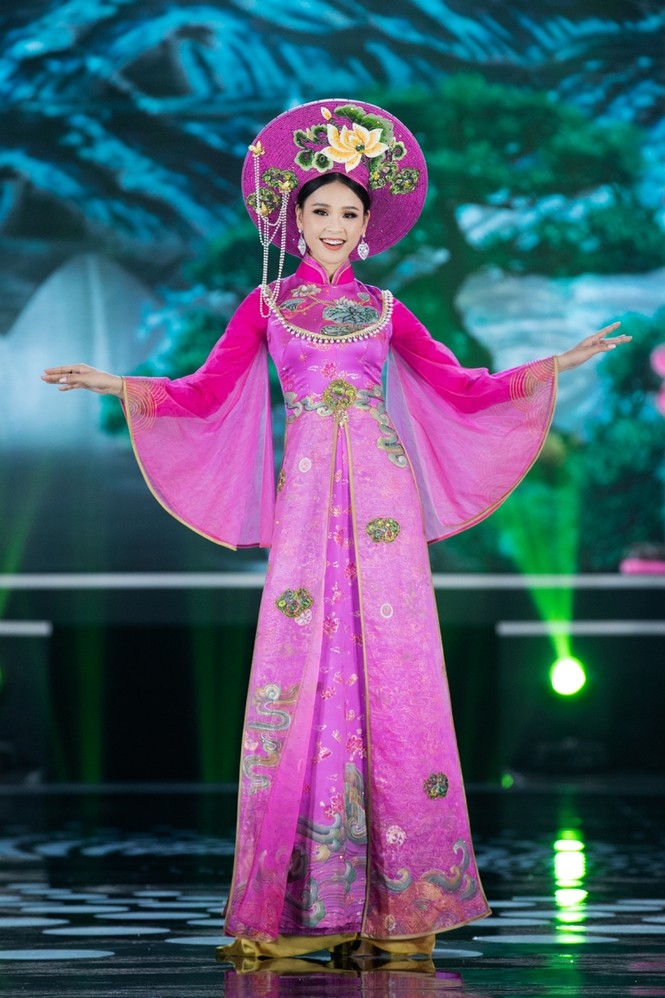 Hoa hậu Mỹ Linh ăn chay để hóa thân làm Thánh Mẫu trong màn trình diễn áo dài - ảnh 10