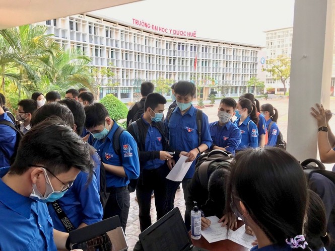 “Trao một cuốn sách – Tặng một tương lai”: Cùng nhau tạo nên “vắc–xin” từ những điều tử tế - ảnh 2