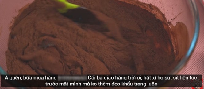 YouTuber giấu mặt, chỉ lộ tay vẫn hàng hút triệu sub vì tài nấu ăn ngon, yêu động vật - ảnh 3