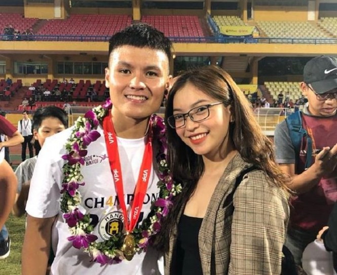 Người chị thân thiết vô tình tiết lộ chuyện tình Quang Hải - Nhật Lê chính thức