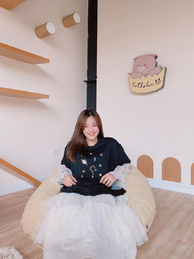 Dàn streamer, gamer hội tụ chúc mừng Linh Ngọc Đàm khai trương quán cà phê mèo - ảnh 8