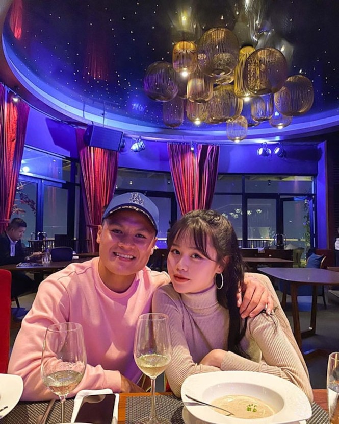 Bạn gái mới Quang Hải gây
