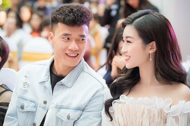 Dàn cầu thủ bóng đá Việt: Người liên tiếp vướng tin đồn hẹn hò, người hạnh phúc bên tổ ấm - ảnh 3
