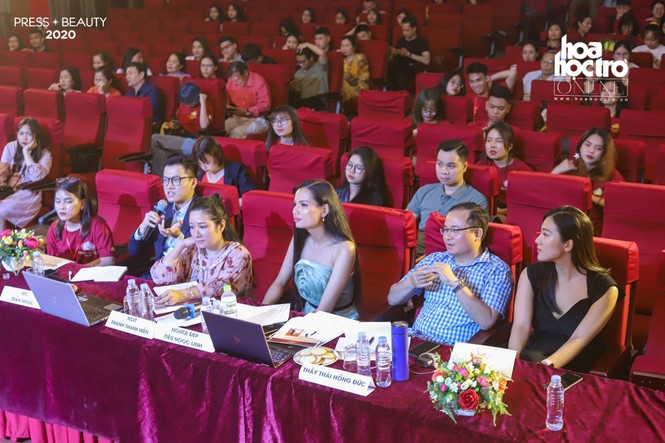 Press Beauty 2020: Các nữ sinh Báo chí