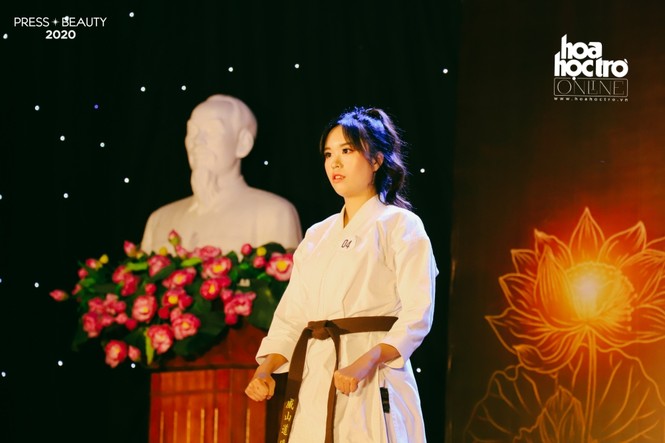 Press Beauty 2020: Các nữ sinh Báo chí