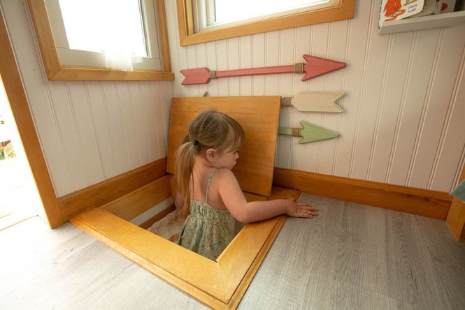 Giữ đúng lời hứa, ông bố trẻ tự tay xây nhà 2 tầng mini đầy đủ tiện nghi tặng con gái - ảnh 10